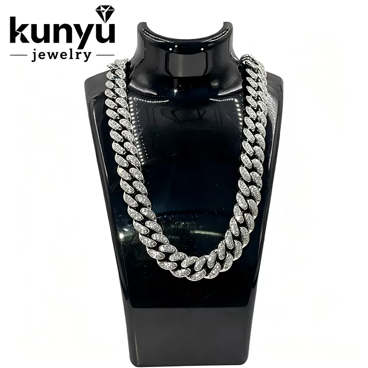 Kalung Tautan Bling Kuba