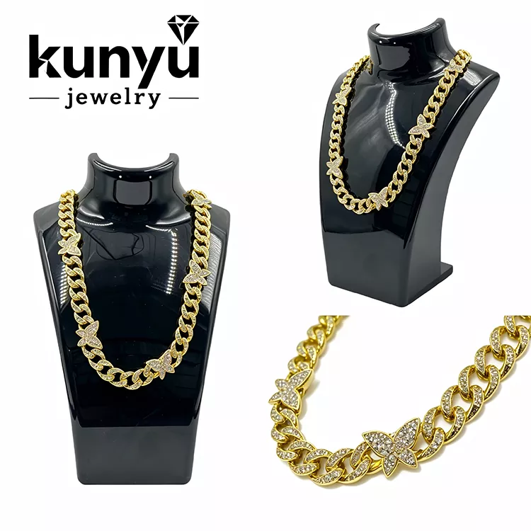 Kalung Kuba Fashion Perkotaan
